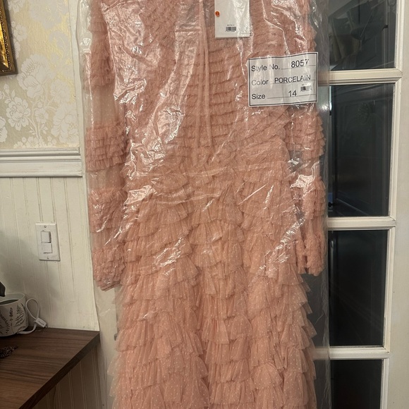 ✔️62B BNWT MAC DUGGAL Pink Tiered Ruffle Trim Long Sleeve Midi Dress - Picture 5 of 9
